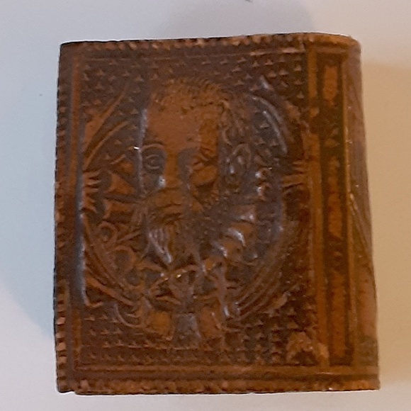 Vintage Spanish Leather Embossed Matchbox holder Cover 1960s - Picture 2 of 5